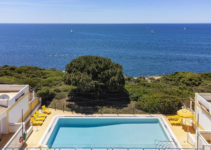 With Beautiful Terrace, Sea-views Ferienhaus